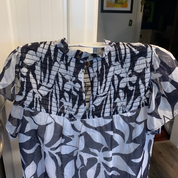 Marie Oliver flutter sleeve top w/ metallic. 248 retail.‎ Wornnonce - Picture 4 of 6